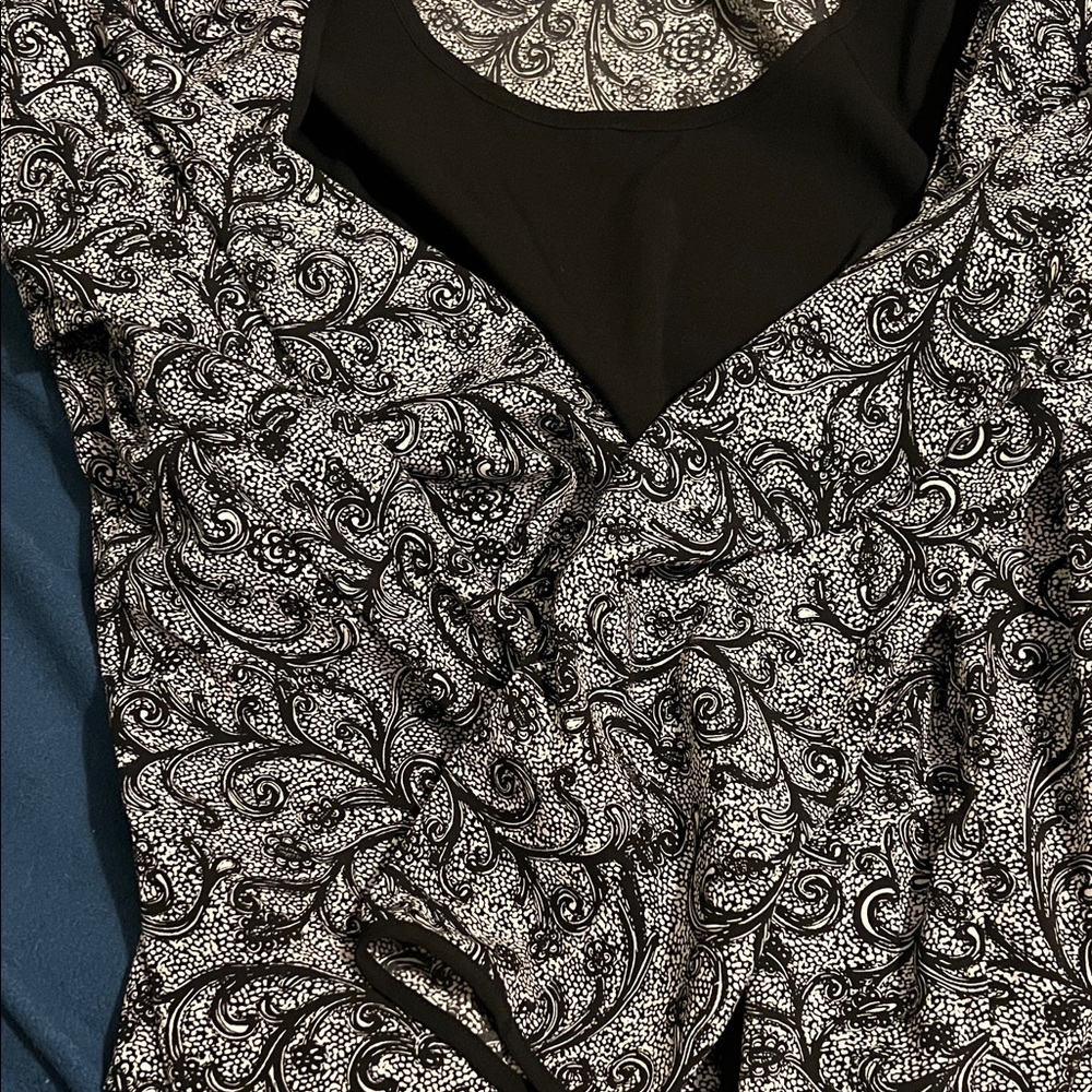 Croft & Barrow Black & Paisley Long Sleeve Top